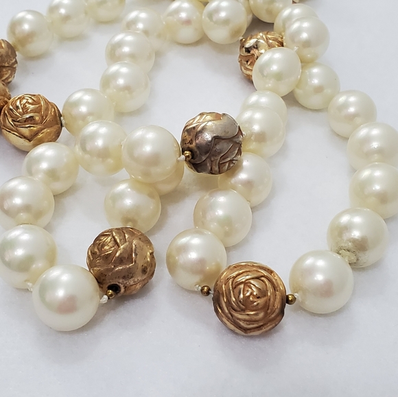 Vintage 21.5" Long Strand Off White Faux Pearls Rose Beads - Picture 6 of 7